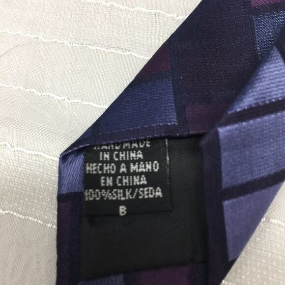 Geoffrey Beene Blue Purple Square Window Pane Pattern Classic Silk Tie - Picture 3 of 6